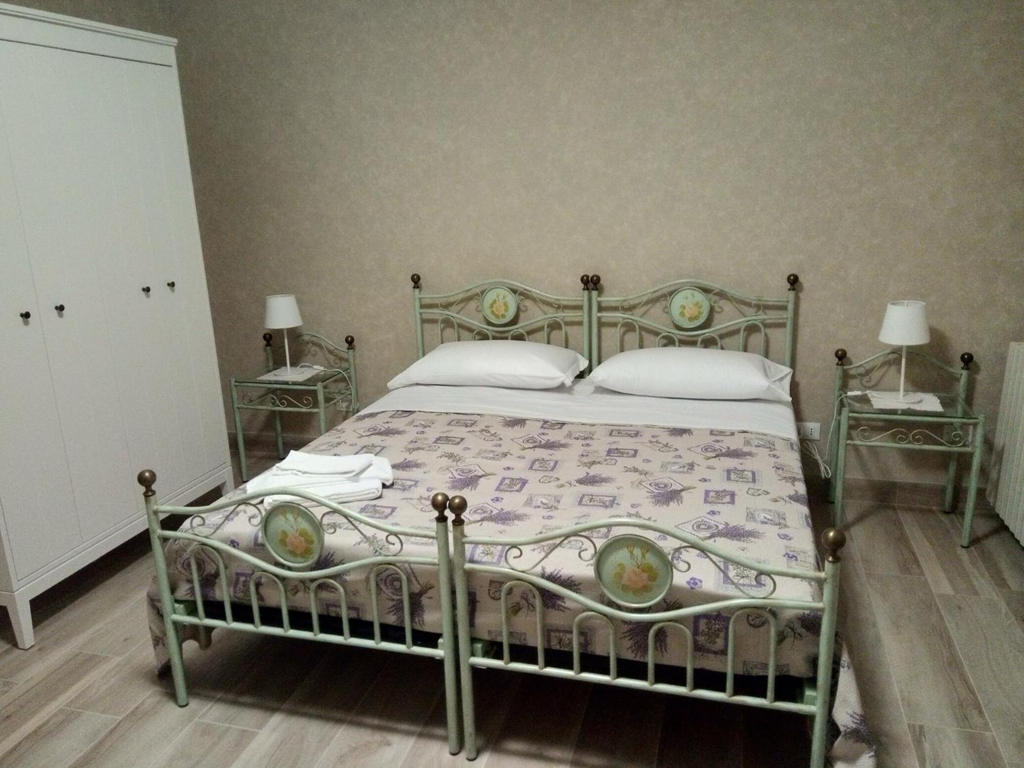 La Buonanotte Bed & Breakfast Mantova Bagian luar foto